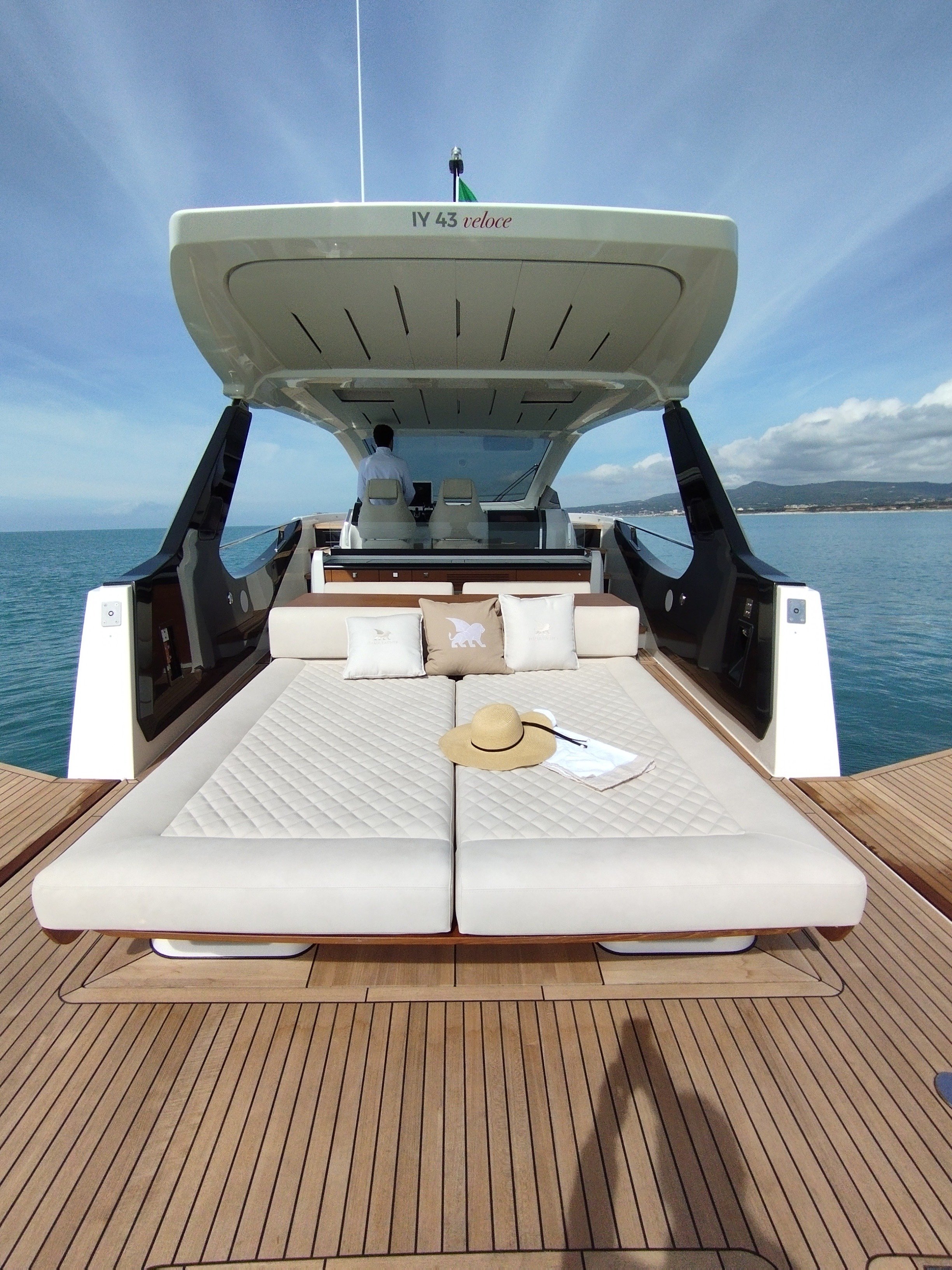 italia yachts 43 veloce